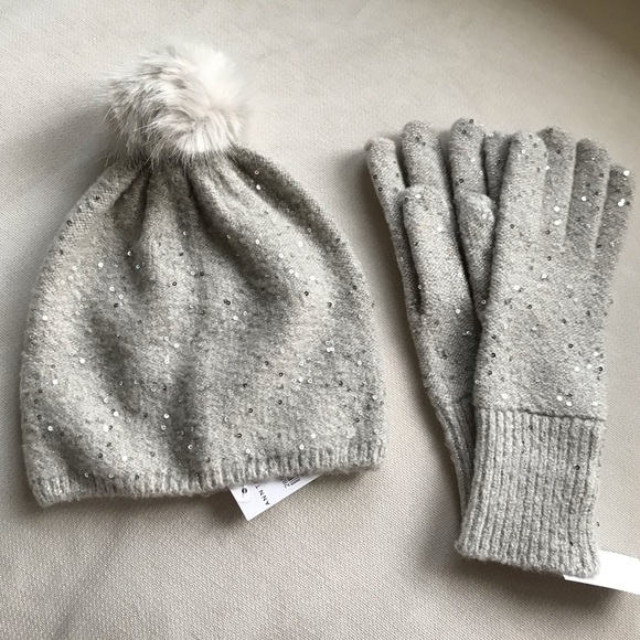 Ann Taylor Accessories - NEW BEAUTIFUL ANN TAYLOR SEQUIN HAT & GLOVE SET☃️